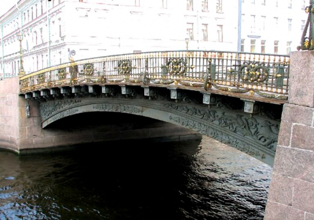 Bolshoy Konyushenny Bridge
